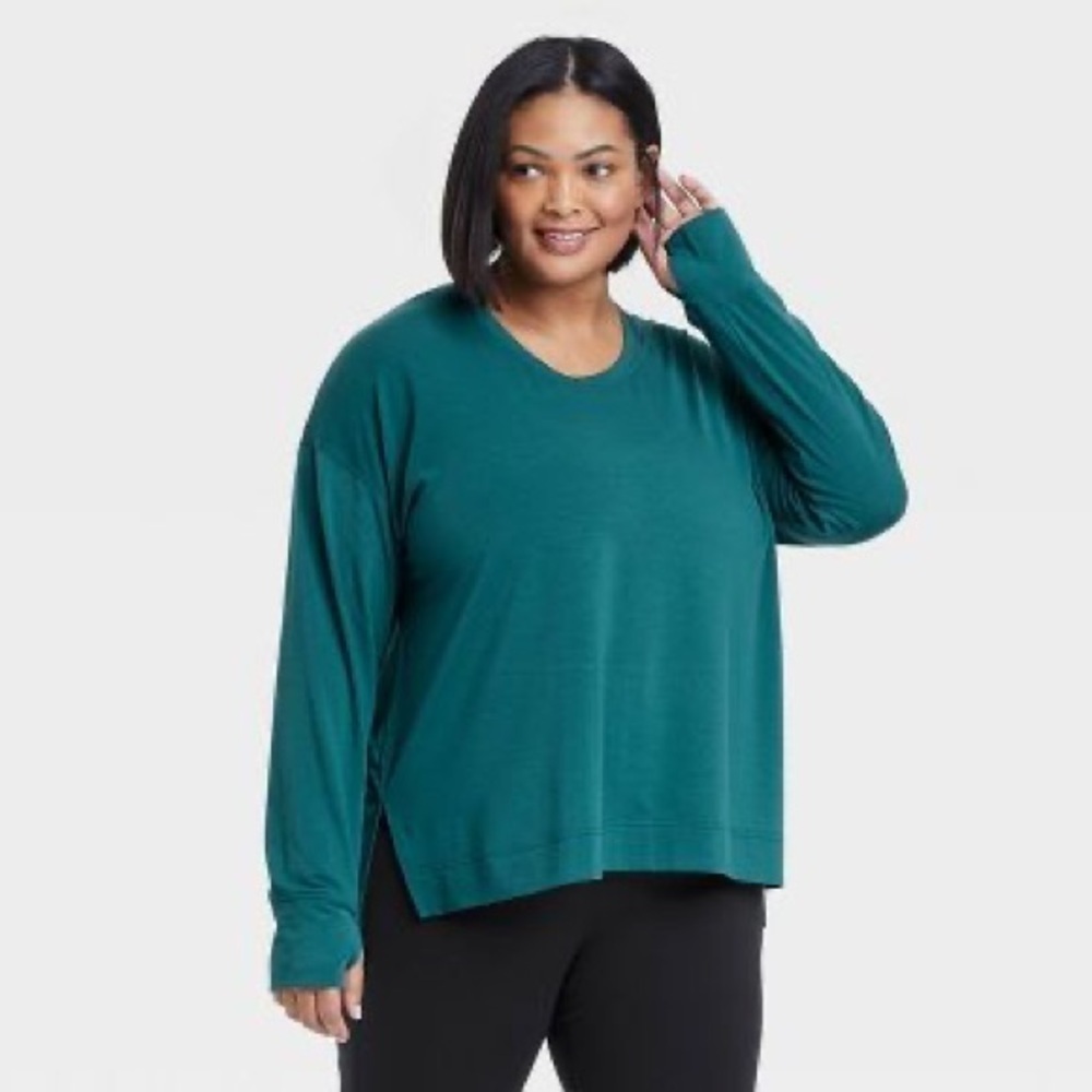 NWT all in motion green top